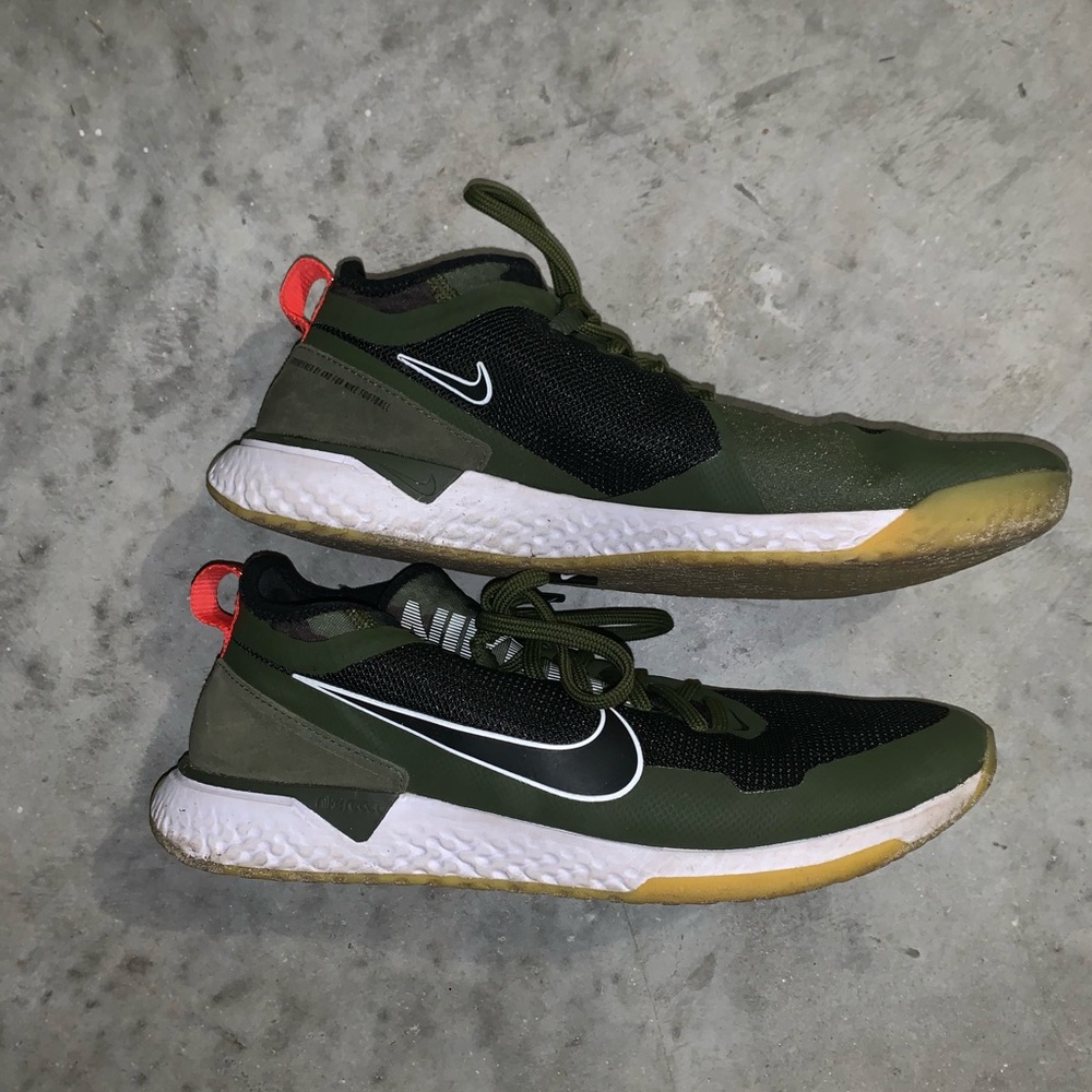 Nike FC street soccer shoe